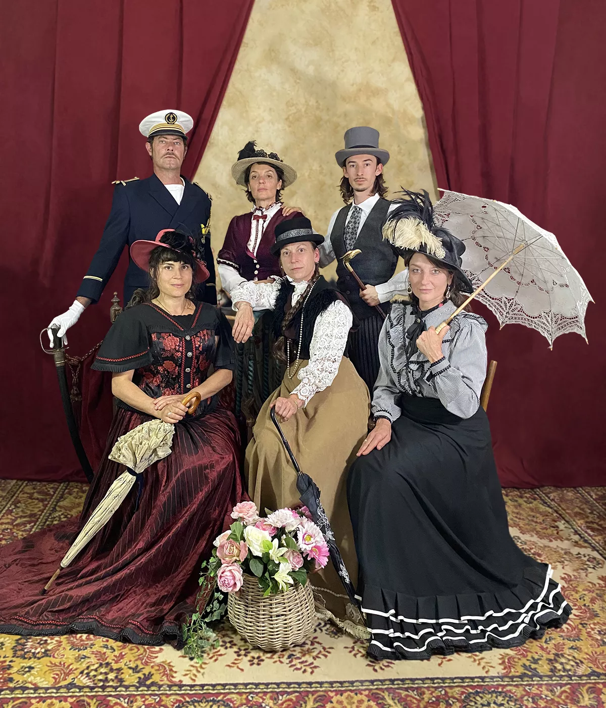 Notre équipe de photographes d'époque - Laurence Chiesa costumière d'époque et nos photographes Sandrine, Sébastien, Rosalie, Vincent...